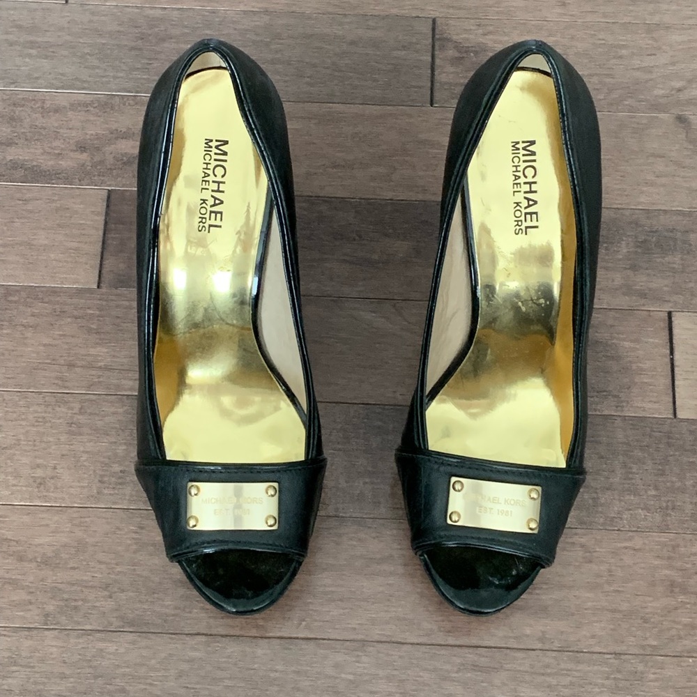 Host Pick ✔️ Michael Kors Peep-Toe Heels
